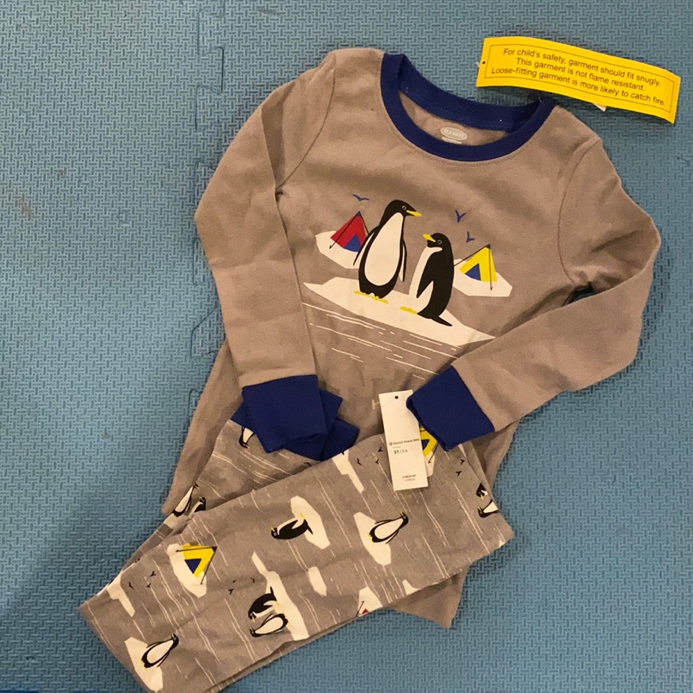 Penguins pajamas size 3t NWT